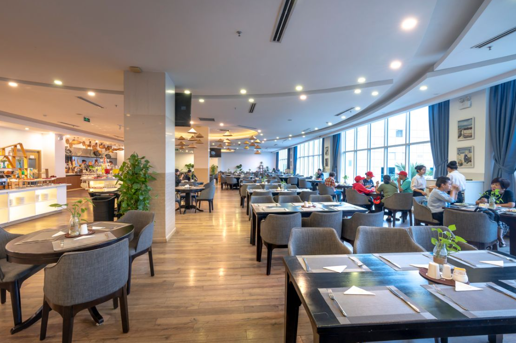 Saving on Dining, Shopping & Travel with One Membership